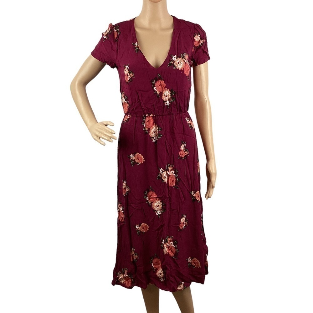 WAYF Dress Size XS Red Floral Midi Short Sleeve